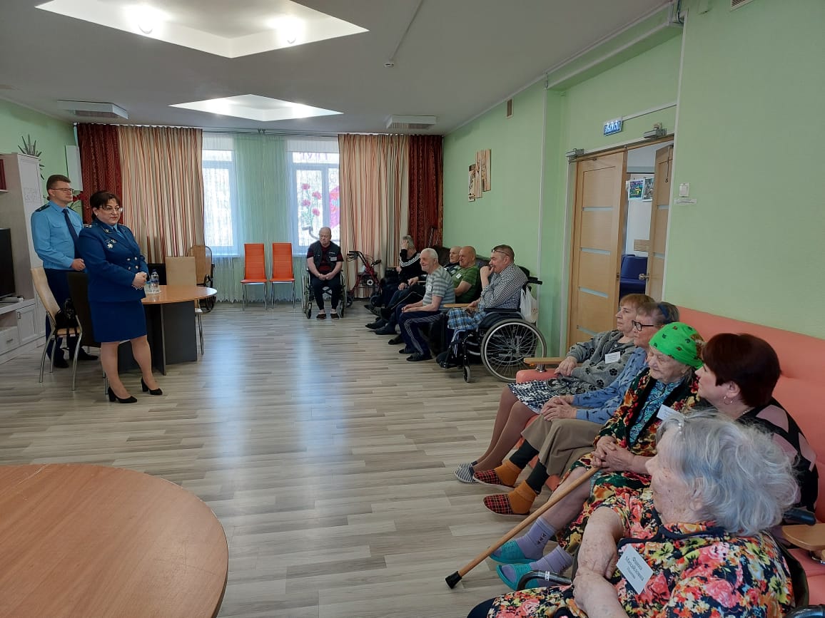 Подробнее о статье Дом-интернат для престарелых и инвалидов посетил прокурор города Мончегорска