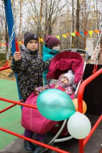 Read more about the article В Мончегорском КЦСОНе состоялось открытие игровой площадки для семей, воспитывающих детей-инвалидов