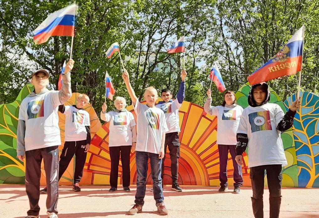 Подробнее о статье Танцевальный флэшмоб ко Дню России