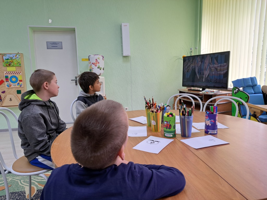 В гостях у Мухи-Цокотухи - Государственное областное автономное учреждение  социального обслуживания населения «МОНЧЕГОРСКИЙ КОМПЛЕКСНЫЙ ЦЕНТР  СОЦИАЛЬНОГО ОБСЛУЖИВАНИЯ НАСЕЛЕНИЯ»