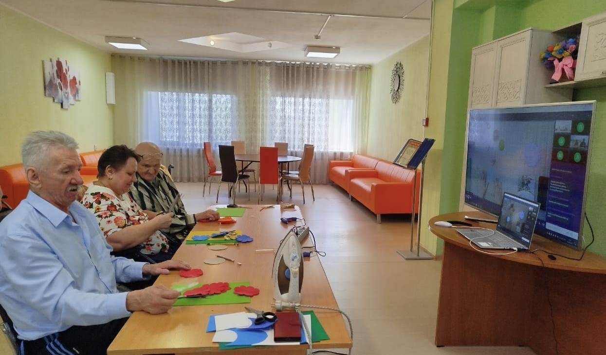 Вы сейчас просматриваете Магия фоамирана:<br>создаем уникальную брошь